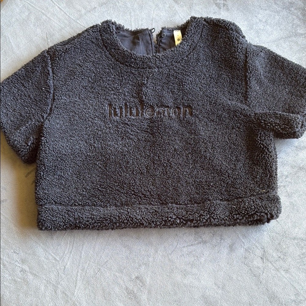 Lululemon Black Sherpa Cropped Pullover